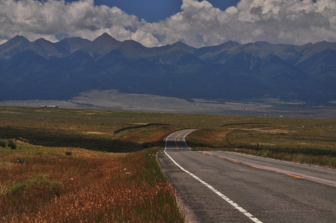 A coutry road in Colorado